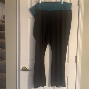 Livi Active yoga pants NWOT.